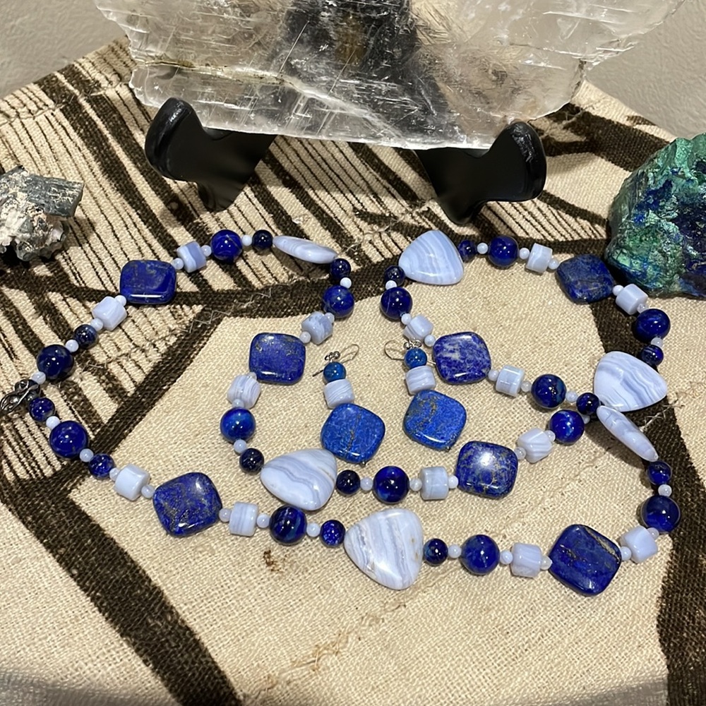 Blue Lace Agate and Lapis Lazuli with matching earrings. - Picture 6 of 7